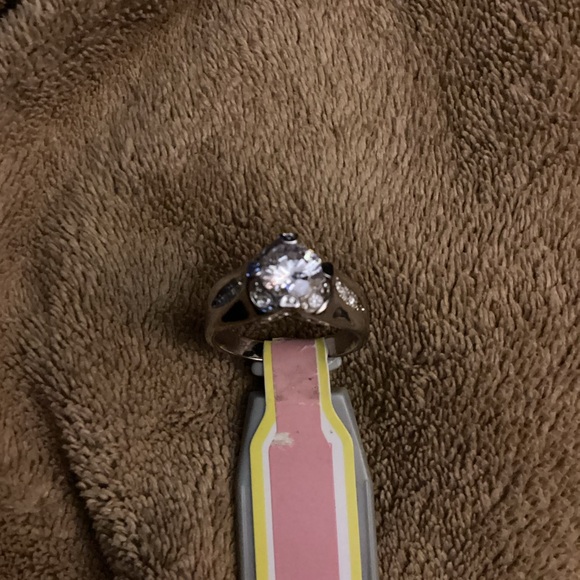 Jewelry - Costume ring with clear stones - size 9
